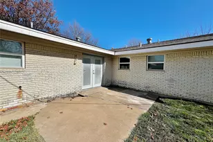 725 Danish Dr, Grand Prairie, TX 75050 - Photo 21