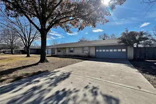 725 Danish Dr, Grand Prairie, TX 75050 - Photo 3