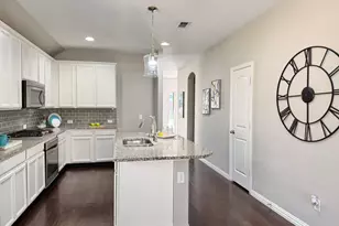 1821 Ridge Creek Ln, Aubrey, TX 76227 - Photo 13