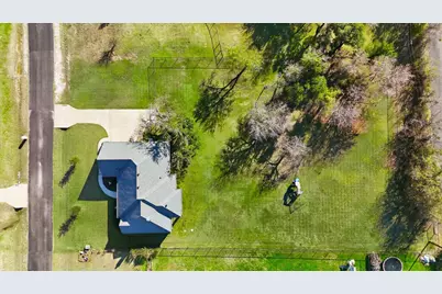 235 Columbia Court, Springtown, TX 76082 - Photo 33