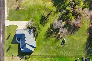 235 Columbia Ct, Springtown, TX 76082 - Photo 33