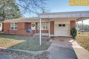 1406 Vine St, Bridgeport, TX 76426 - Photo 1