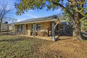 336 S 8th Ave, Palo Pinto, TX 76484 - Photo 1