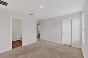 9206 Marilyn Pl, Dallas, TX 75227 - Photo 13