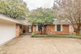 917 Bucknell Dr, Arlington, TX 76012 - Photo 3