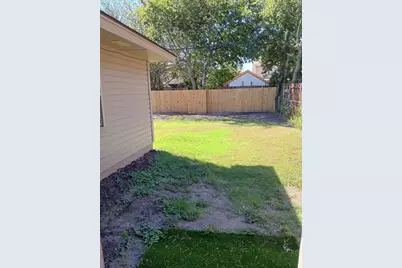 729 Blueberry Lane, Grand Prairie, TX 75052 - Photo 15