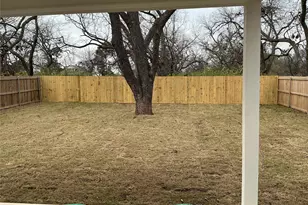 1981 W Bond St, Denison, TX 75020 - Photo 11