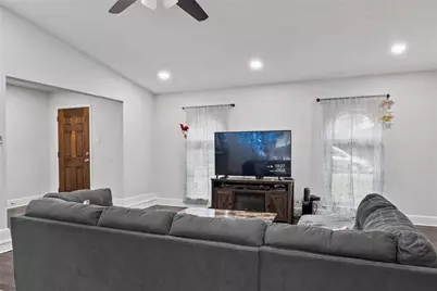 7306 Blackwillow Lane, Dallas, TX 75249 - Photo 13