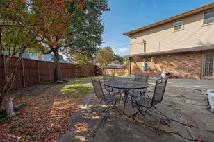 10042 Edgecove Dr, Dallas, TX 75238 - Photo 19