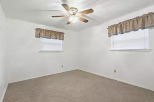 214 Jill Ann Dr, Burleson, TX 76028 - Photo 19