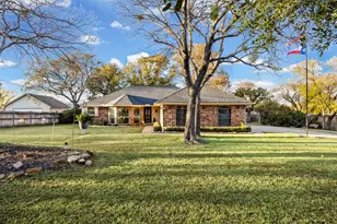 112 Saddle Hills Rd, Burleson, TX 76028 - Photo 5