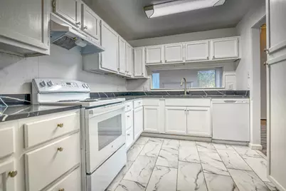 807 Wind Brooke Drive, Arlington, TX 76001 - Photo 9