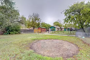 3842 Commonwealth Dr, Garland, TX 75043 - Photo 39