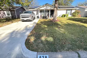 528 NW King St, Burleson, TX 76028 - Photo 1