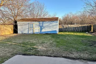 2105 Melody Cir, Kaufman, TX 75142 - Photo 17