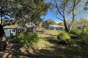 741 14th St, Grand Prairie, TX 75050 - Photo 35