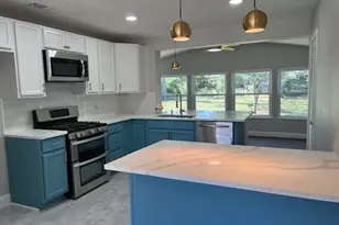 741 14th St, Grand Prairie, TX 75050 - Photo 5