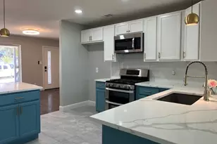 741 14th St, Grand Prairie, TX 75050 - Photo 9