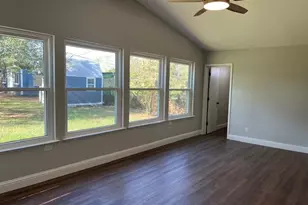 741 14th St, Grand Prairie, TX 75050 - Photo 5