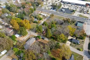 409 N Henry St, Lindale, TX 75771 - Photo 21