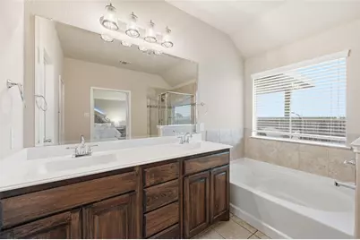 10329 Kingspoint Boulevard, Fort Worth, TX 76140 - Photo 15