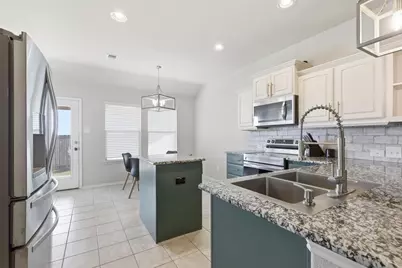 10329 Kingspoint Boulevard, Fort Worth, TX 76140 - Photo 11