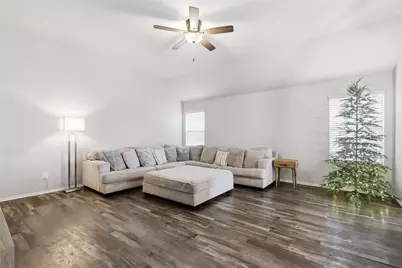 10329 Kingspoint Boulevard, Fort Worth, TX 76140 - Photo 5