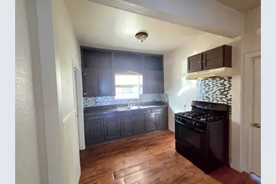 605 Orange Street, Arlington, TX 76012 - Photo 5