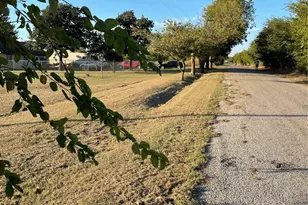 1441 McFarlin Rd, Collinsville, TX 76233 - Photo 11