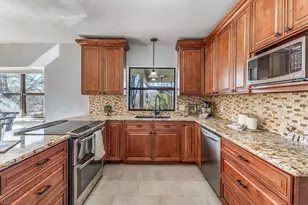 6521 Edgewood Ct, Granbury, TX 76049 - Photo 11