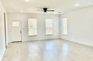 2205 Wellington St, Greenville, TX 75401 - Photo 9