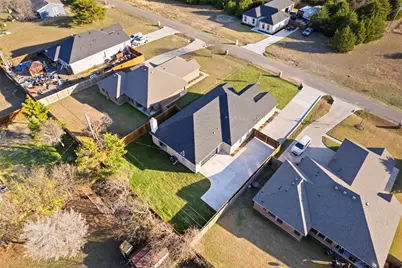 607 E Wood Dell Drive, Glenn Heights, TX 75154 - Photo 37