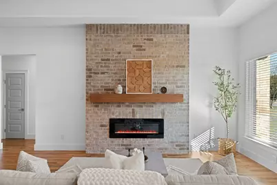 607 E Wood Dell Drive, Glenn Heights, TX 75154 - Photo 7