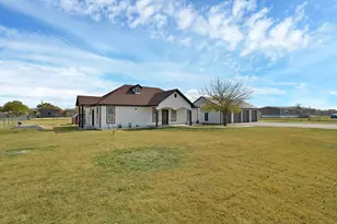 6608 Old Orchard Ct, Joshua, TX 76058 - Photo 5