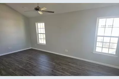 1549 S Commercial Street #11, Aransas Pass, TX 78336 - Photo 5