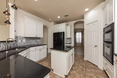 1125 Annalea Cove Drive, Lewisville, TX 75056 - Photo 7