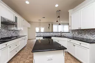 1125 Annalea Cove Dr, Lewisville, TX 75056 - Photo 9