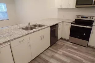 709 S 5th St, Bonham, TX 75418 - Photo 5