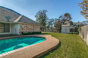 7301 Londonderry Dr, North Richland Hills, TX 76182 - Photo 23