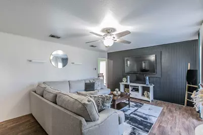 108 N Lakeview Drive, Lacy Lakeview, TX 76705 - Photo 5