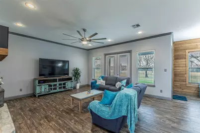 308 Wildflower, McGregor, TX 76657 - Photo 5