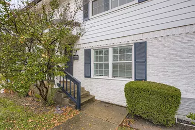 214 Austin Street, Grapevine, TX 76107 - Photo 1