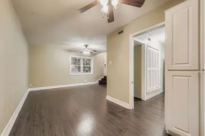 214 Austin Street, Grapevine, TX 76107 - Photo 7