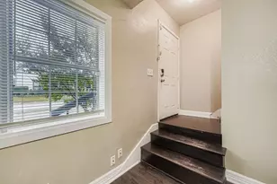 214 Austin St, Grapevine, TX 76107 - Photo 21