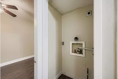 214 Austin Street, Grapevine, TX 76107 - Photo 23