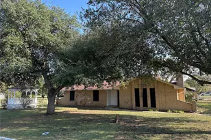 137 Oakview Cir, Waco, TX 76705 - Photo 3