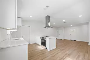 9666 Limestone Dr, Dallas, TX 75217 - Photo 9