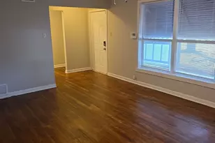 1811 W College St, Sherman, TX 75092 - Photo 3