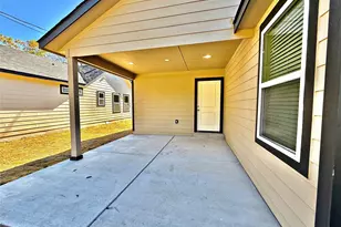 1618 Cleveland St, Greenville, TX 75401 - Photo 9