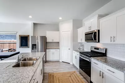 425 Passenger Trail, Fort Worth, TX 76131 - Photo 9